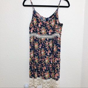 Floral, lace detailed dress
